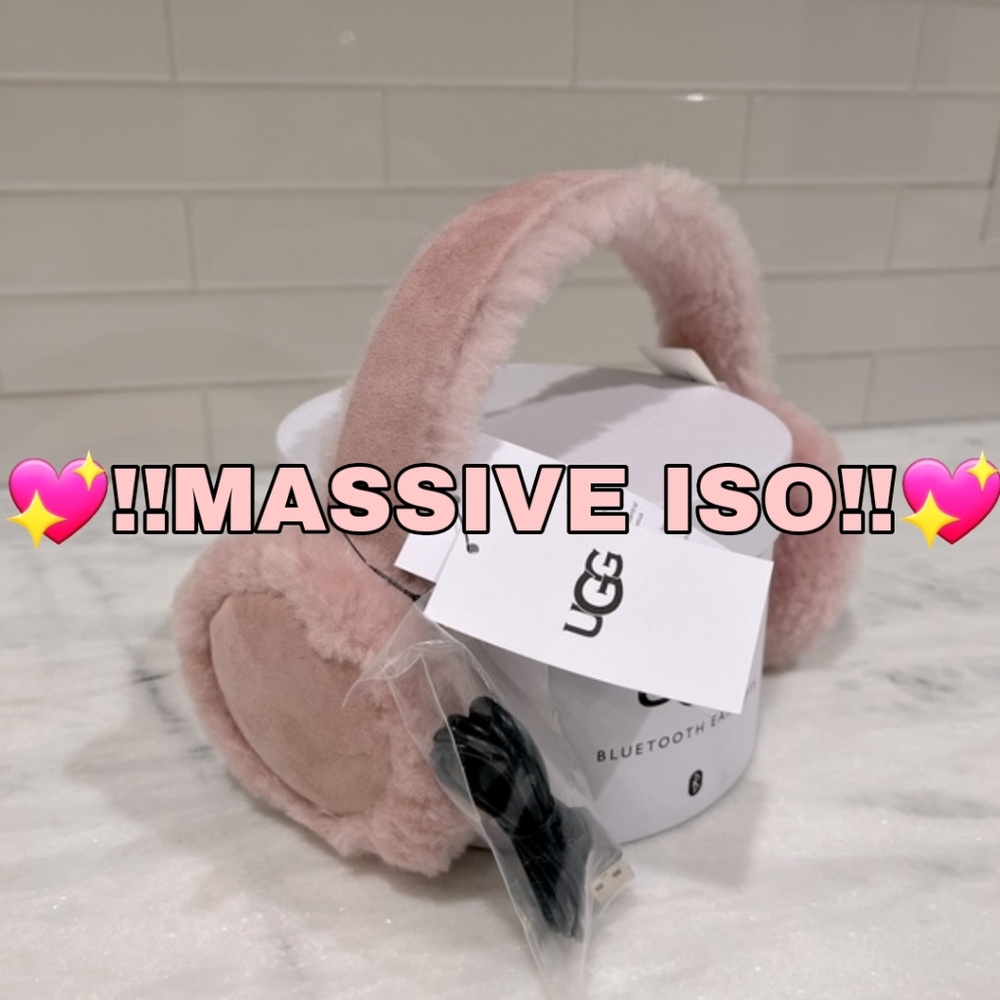 !! ISO UGGS PINK SHEEPSKIN WIRELESS EARMUFFS BLUETOOTH  !!